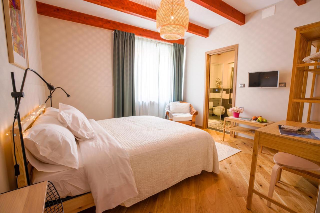 Bed and Breakfast Sa Domo E Giuanne E Giuanna Bosa Exterior foto